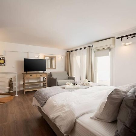 Modern Two Level Apartment In The Heart Of Athen Exterior foto