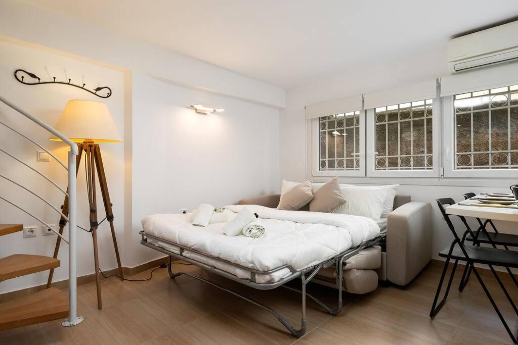 Modern Two Level Apartment In The Heart Of Athen Exterior foto